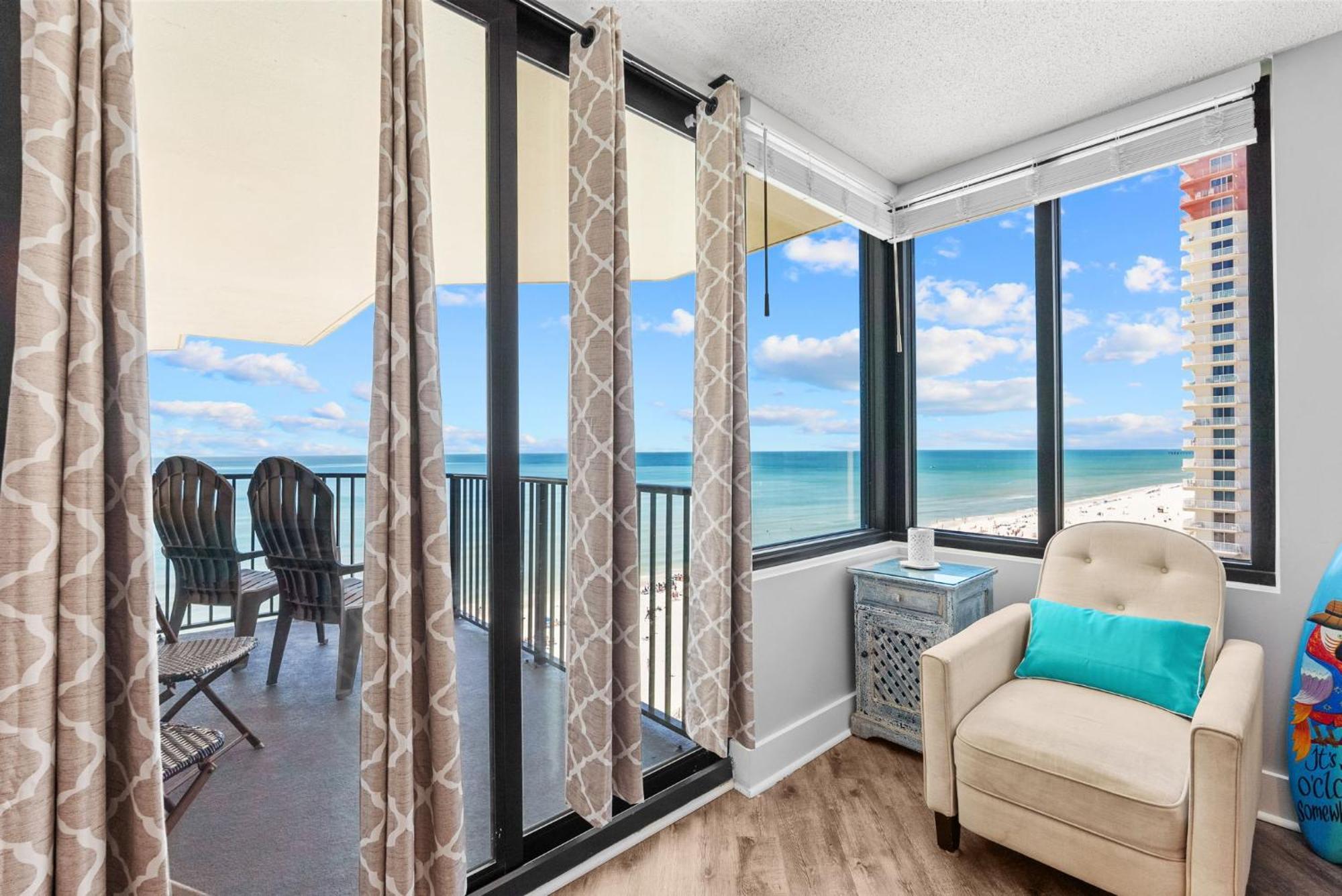 Apartment Sunbird Beachfront Condo! Free Chairs! By Dolce Getaways Pcb *